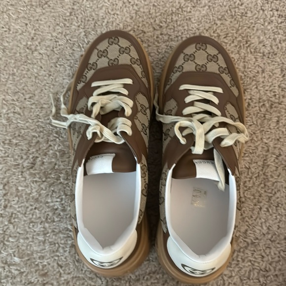 GUCCI Embossed low top sneakers made in Italy size 12 men’s sneakers brand new - Picture 1 of 8